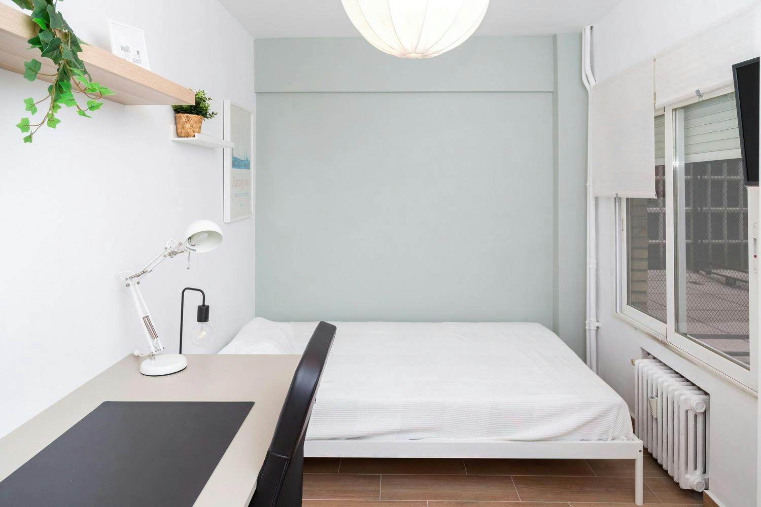 Private room for rent for €375 per month in Zaragoza, Calle Santander