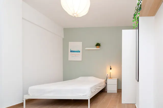 Private room in Calle Santander, Zaragoza (1493446) room image 1
