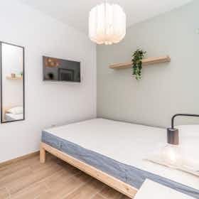 私人房间 正在以 €325 的月租出租，其位于 Valladolid, Calle Portillo de Balboa
