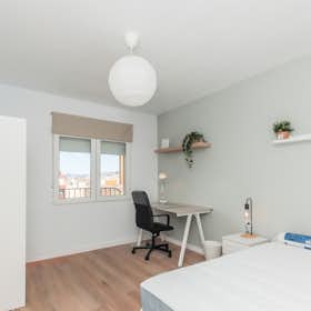 私人房间 for rent for €300 per month in Reus, Avinguda Cardennal Vidal i Barraquer