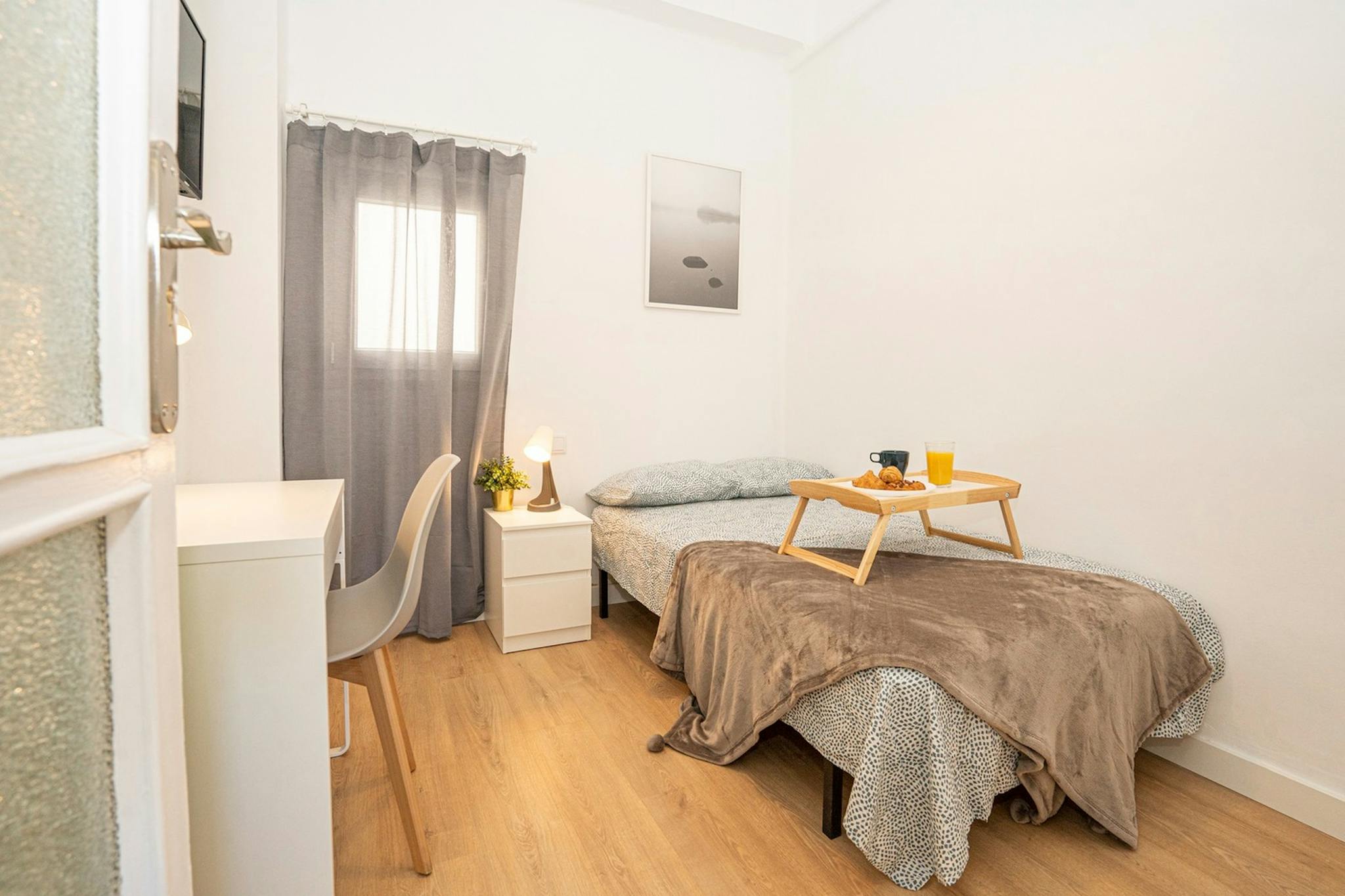 Carrer Honorato Juan, Valencia preview