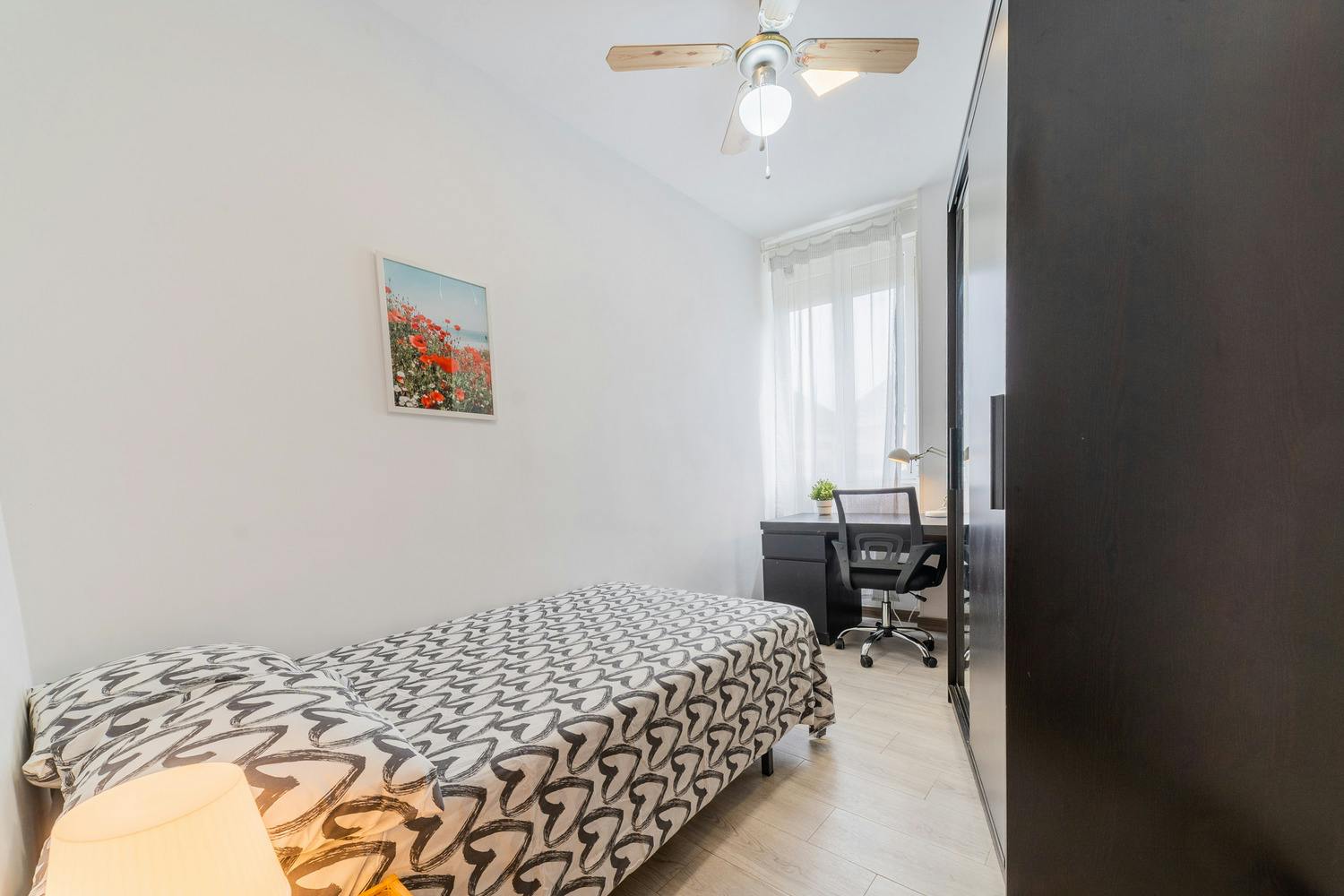 Private room for rent for €350 per month in Valencia, Carrer d'Alberic