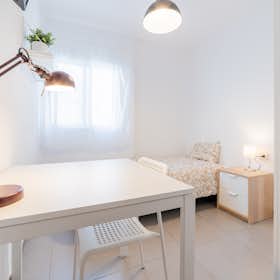 Private room for rent for €330 per month in Valencia, Avinguda del Cid