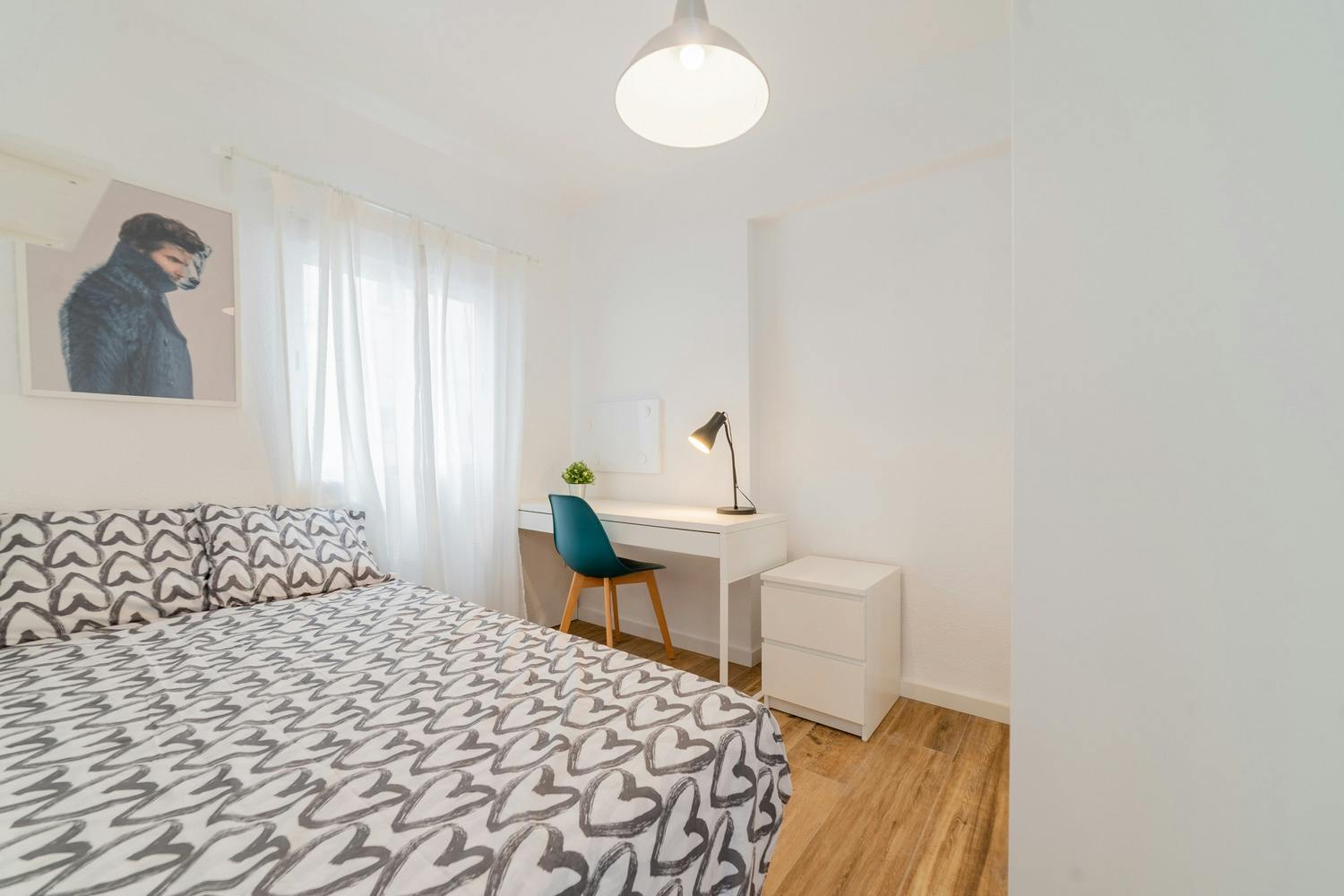 Private room for rent for €340 per month in Valencia, Avinguda de Blasco Ibáñez