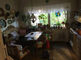 Отдельная комната сдается в аренду за 47 695 SEK в месяц в Hägersten, Örnbacken