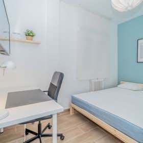 Quarto privado for rent for € 300 per month in Valladolid, Calle Palomares