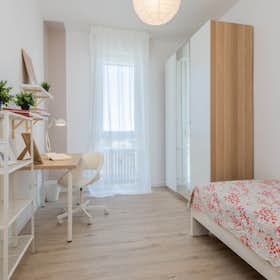 Quarto privado for rent for € 430 per month in Padova, Via Tirana