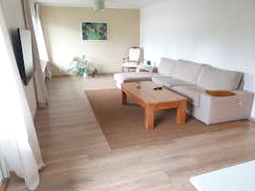 Private room for rent for SEK 7,413 per month in Kallhäll, Lädersättravägen