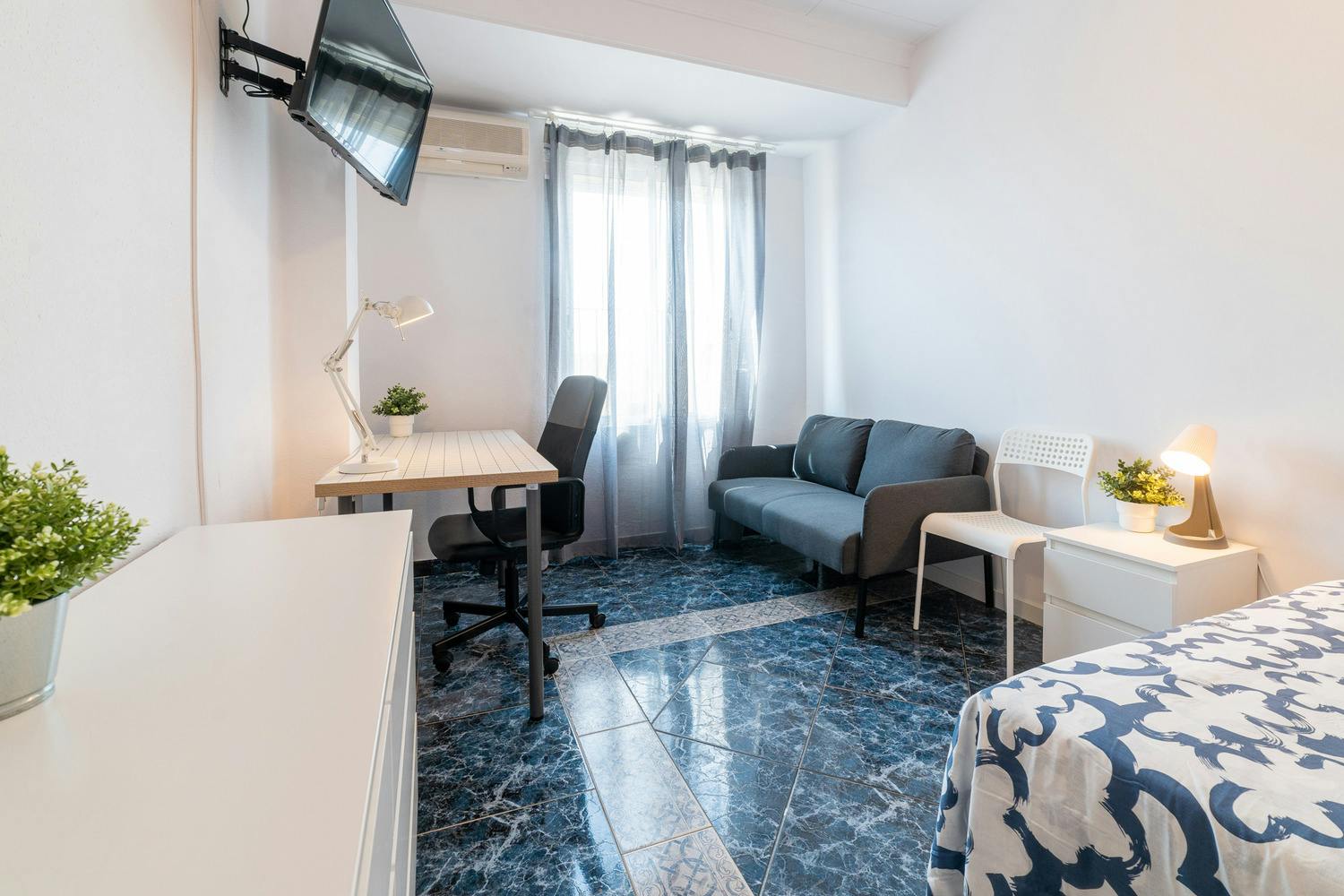 Chambre privée à louer pour 325 €/mois à Massamagrell, Calle Raval