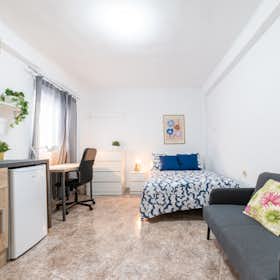 Private room for rent for €400 per month in Torrent, Carrer Verge de l'Olivar