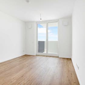 Appartement for rent for € 924 per month in Berlin, Allee der Kosmonauten