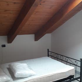 Приватна кімната за оренду для 650 EUR на місяць у Milan, Via Giacinto Serrati Menotti
