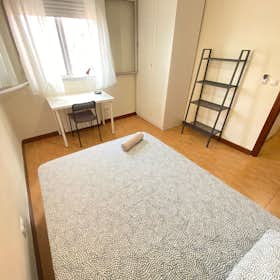 Private room for rent for €580 per month in Madrid, Calle de Pico de Alba