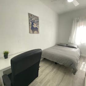 Private room for rent for €450 per month in Madrid, Calle del Oasis