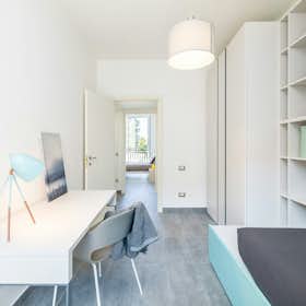 Private room for rent for €825 per month in Milan, Via Democrito