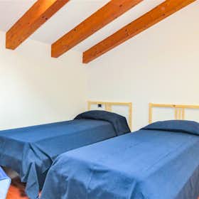 Спільна кімната за оренду для 363 EUR на місяць у Trento, Largo Giosuè Carducci