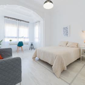Private room for rent for €490 per month in Valencia, Carrer Conca