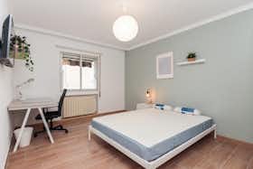 私人房间 正在以 €325 的月租出租，其位于 Reus, Carrer de Tetuán