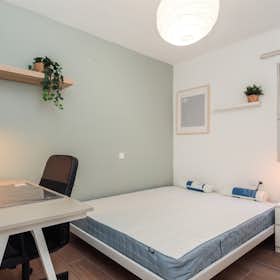 私人房间 正在以 €305 的月租出租，其位于 Reus, Carrer de Tetuán