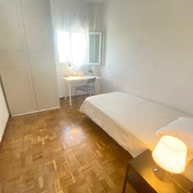 Private room for rent for €440 per month in Madrid, Calle del Hornero