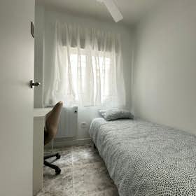 Private room for rent for €320 per month in Madrid, Calle del Sáhara