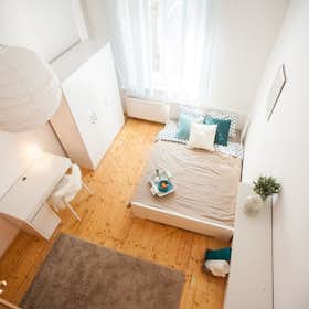 Private room for rent for €400 per month in Budapest, Csepreghy utca