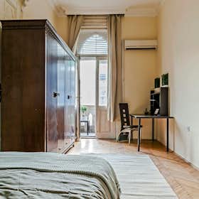 Private room for rent for €370 per month in Budapest, Üllői út