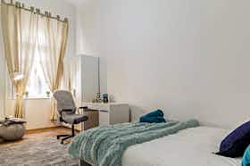 Private room for rent for HUF 147,264 per month in Budapest, Leonardo Da Vinci utca