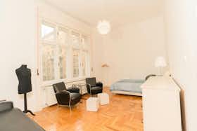 Private room for rent for €400 per month in Budapest, Balzac utca