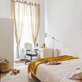 Private room for rent for HUF 149,568 per month in Budapest, Leonardo Da Vinci utca