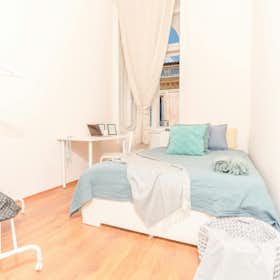 Private room for rent for HUF 137,316 per month in Budapest, Holló utca