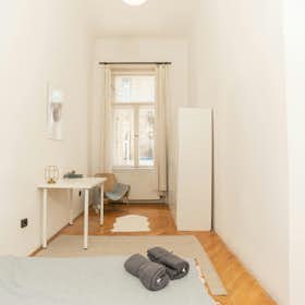 Privé kamer te huur voor HUF 136.467 per maand in Budapest, Szív utca