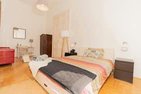 Private room for rent for HUF 151,765 per month in Budapest, Teréz körút