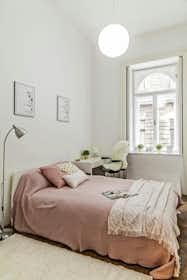 Private room for rent for HUF 147,873 per month in Budapest, Leonardo Da Vinci utca