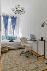 Private room for rent for €360 per month in Budapest, Révay utca