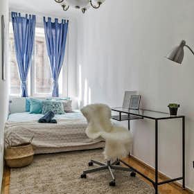 Private room for rent for HUF 141,384 per month in Budapest, Révay utca