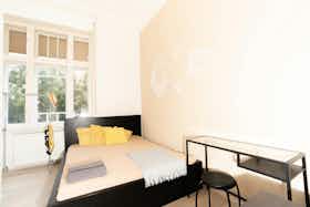 Отдельная комната сдается в аренду за 128 157 HUF в месяц в Budapest, Nefelejcs utca