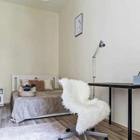 Private room for rent for HUF 141,384 per month in Budapest, Teréz körút