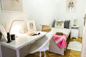 Отдельная комната сдается в аренду за 116 261 HUF в месяц в Budapest, Király utca
