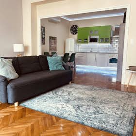 Apartment for rent for €700 per month in Budapest, Bem József utca