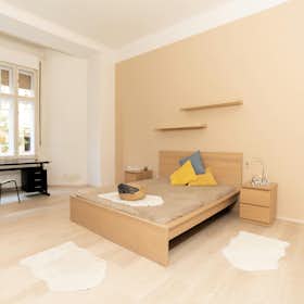 Private room for rent for HUF 161,291 per month in Budapest, Nefelejcs utca