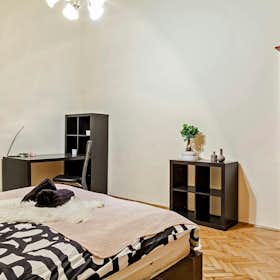 Private room for rent for HUF 137,002 per month in Budapest, Üllői út