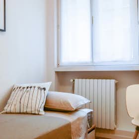 私人房间 正在以 €523 的月租出租，其位于 Trento, Via Fratelli Perini