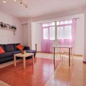 Apartment for rent for €1,480 per month in Valencia, Carrer Leandro de Saralegui
