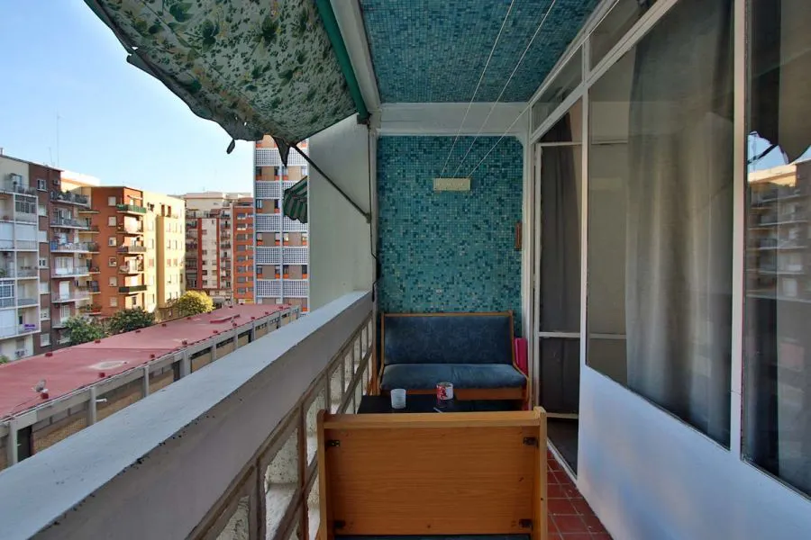 4-Bedroom Apartment in Carrer Santa María Micaela, Valencia (1504415) ROOM 1