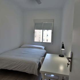 Private room for rent for €390 per month in Valencia, Carrer de Yecla