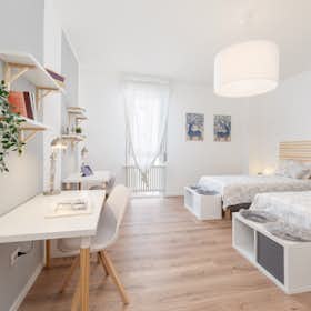 Shared room for rent for €375 per month in Padova, Via Palestro