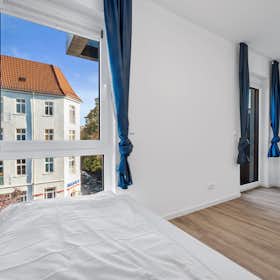 Appartement te huur voor € 913 per maand in Berlin, Rathenaustraße
