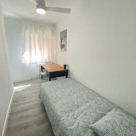 Private room for rent for €300 per month in Madrid, Calle de Albino Hernández Lázaro