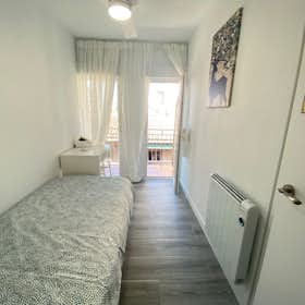 Private room for rent for €350 per month in Madrid, Calle de Albino Hernández Lázaro